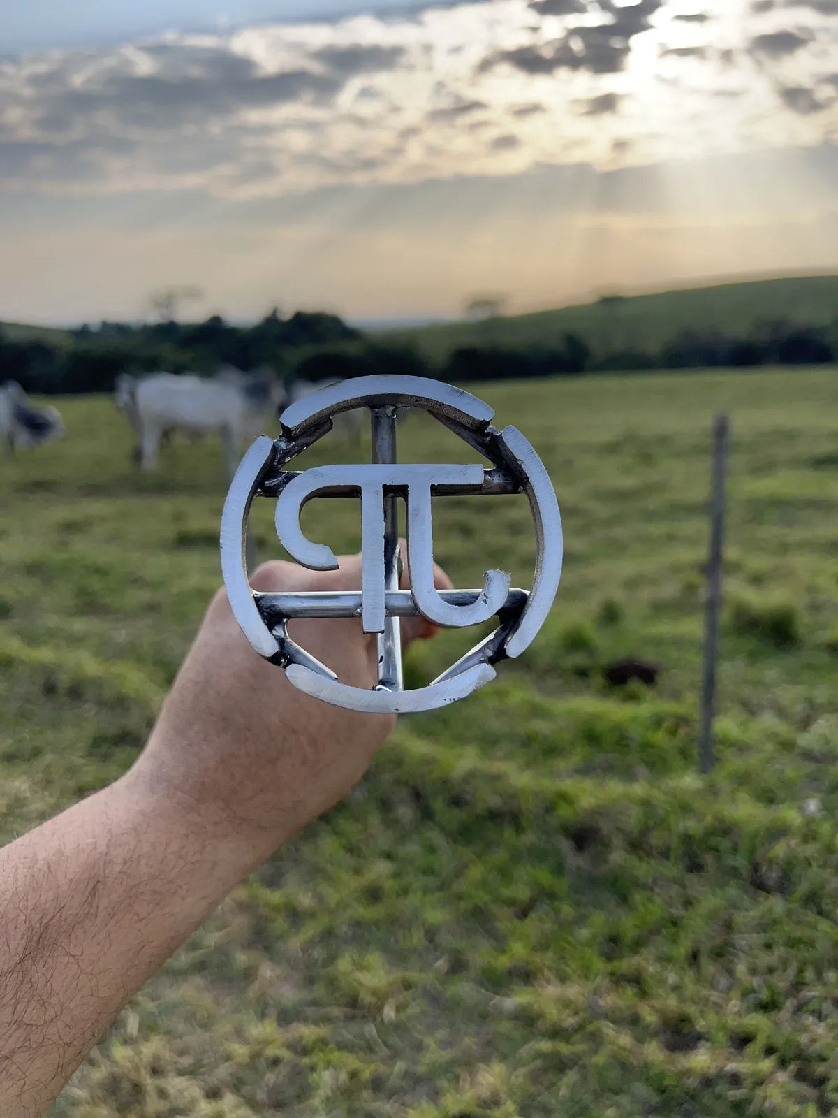 Marcador em aço inox com marca CT circular